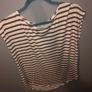 I’m selling this CUTE stripped shirt!